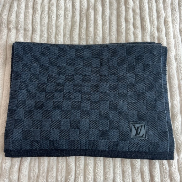 Louis Vuitton Elegant Blue Wool Checkered Scarf NWT - Made in Italy - Picture 1 of 5